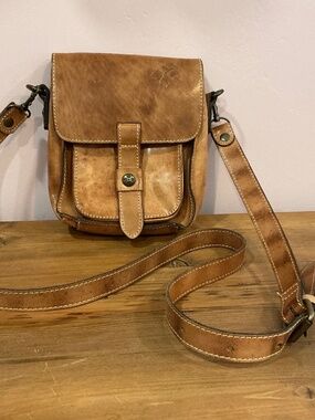 Patricia Nash tan leather small crossbody